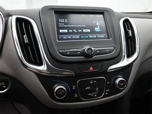 Used 2018 Chevrolet Equinox LS image 23