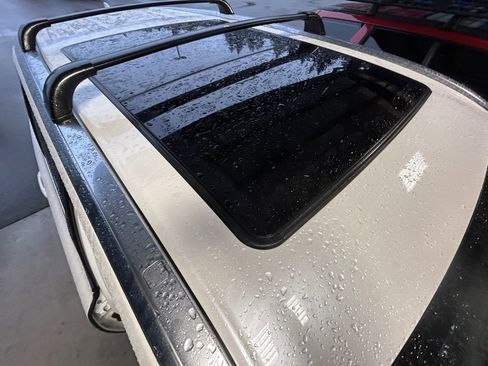 Used 2018 Toyota Highlander AWD V6 image 28