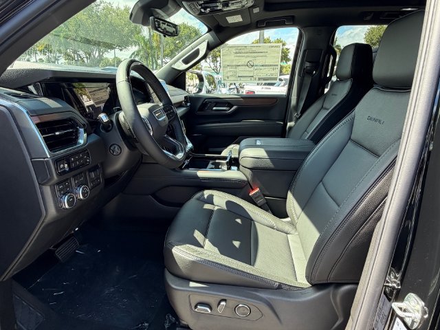 New 2027 GMC Yukon Denali w/ Denali Reserve Package AWD/4WD image 13