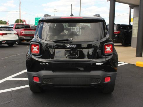 Used 2015 Jeep Renegade Latitude w/ Popular Equipment Group AWD/4WD image 6