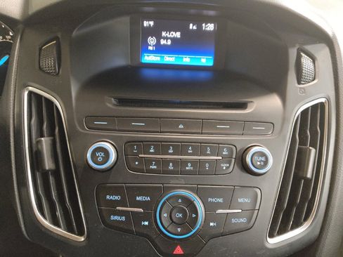 Used 2016 Ford Focus SE w/ Equipment Group 201A FWD image 25
