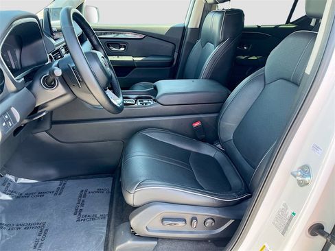 Used 2023 Honda Pilot Elite image 22