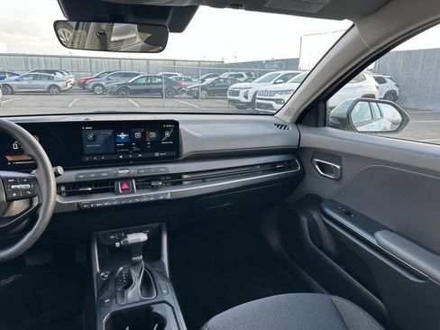 Used 2025 Kia K4 FWD image 34