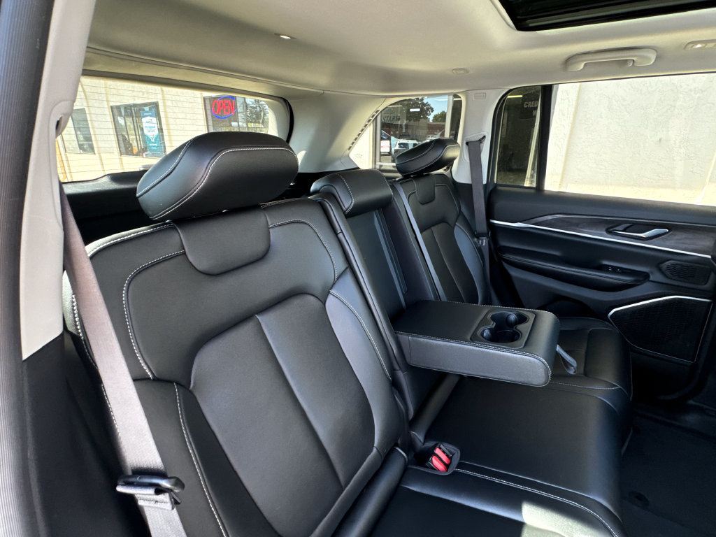 Used 2024 Jeep Grand Cherokee Limited 4xe AWD/4WD image 19