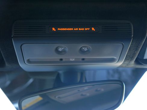 Used 2015 McLaren 650S Spider image 38