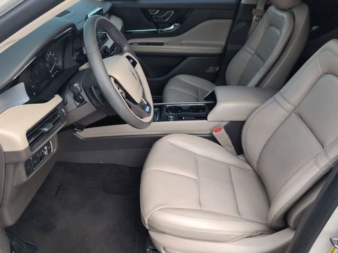 Used 2022 Lincoln Corsair Standard image 18