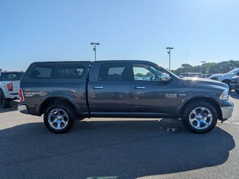 Used 2017 RAM 1500 Laramie w/ Convenience Group AWD/4WD image 2