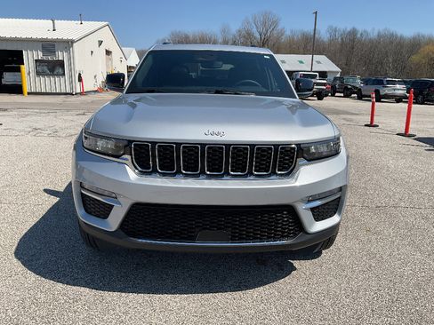 Used 2024 Jeep Grand Cherokee Limited AWD/4WD image 2