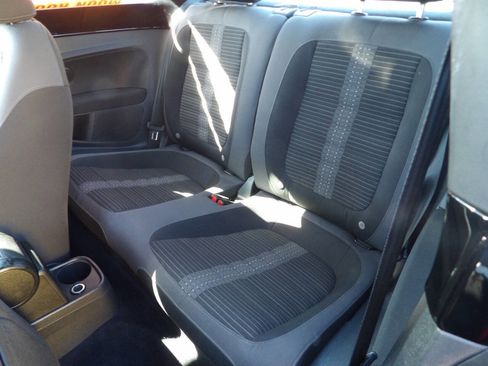 Used 2014 Volkswagen Beetle R-Line image 9