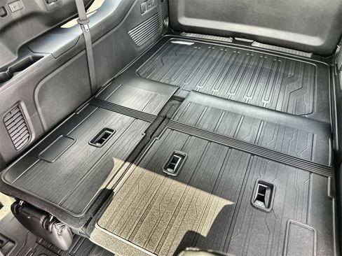 New 2026 GMC Yukon XL Denali image 18