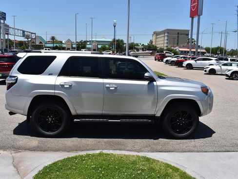 Used 2023 Toyota 4Runner SR5 Premium w/ Moonroof Package RWD image 16