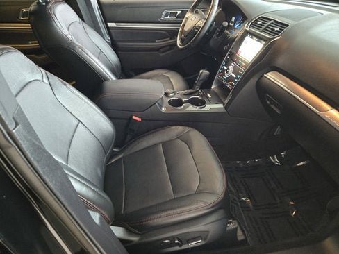 Used 2018 Ford Explorer Sport image 4