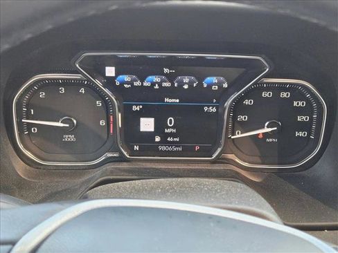 Used 2021 GMC Yukon XL SLT w/ SLT Premium Package image 9