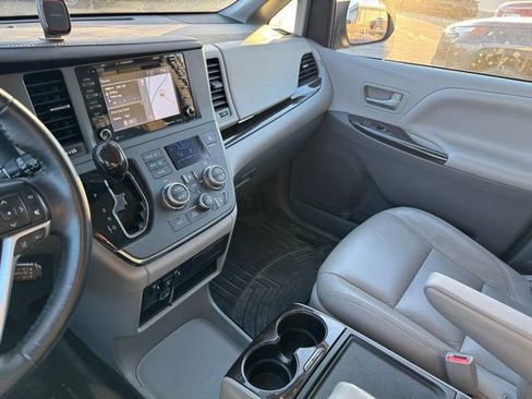 Certified 2019 Toyota Sienna XLE w/ XLE Navigation Package image 10