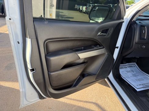 Used 2022 Chevrolet Colorado LT w/ Fleet Safety Package RWD image 10