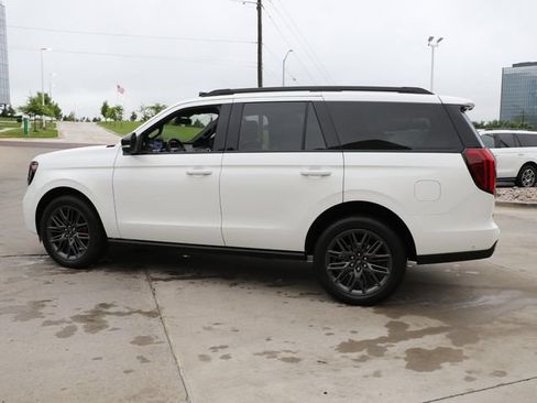 Used 2025 Ford Expedition Platinum w/ Stealth Performance Package AWD/4WD image 4