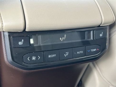 Certified 2022 Toyota Highlander Platinum image 24