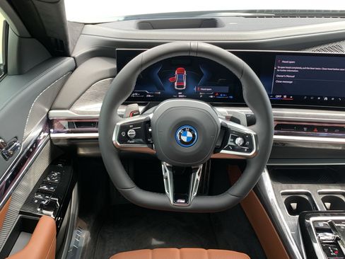New 2025 BMW 750e xDrive image 18