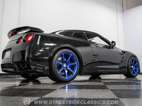 Used 2013 Nissan GT-R Premium image 28