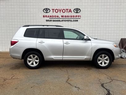 Used 2010 Toyota Highlander SE