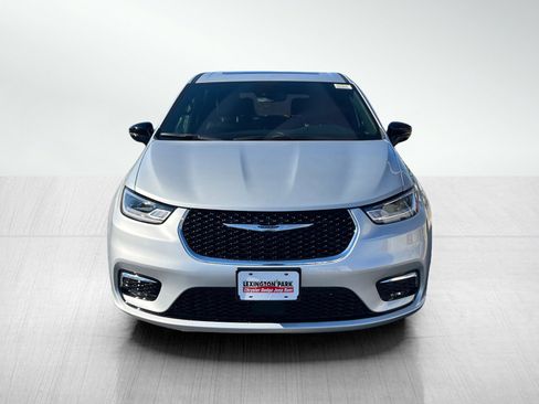 New 2026 Chrysler Pacifica Select AWD/4WD image 5