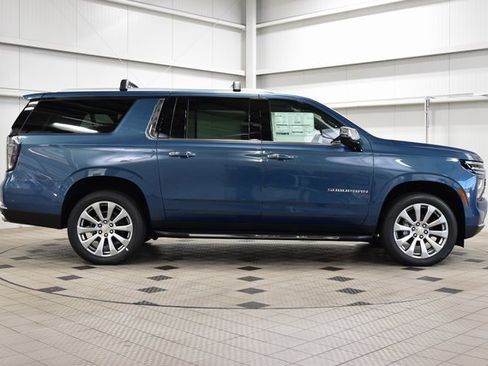 New 2026 Chevrolet Suburban Premier w/ Sun And Tow Package image 9