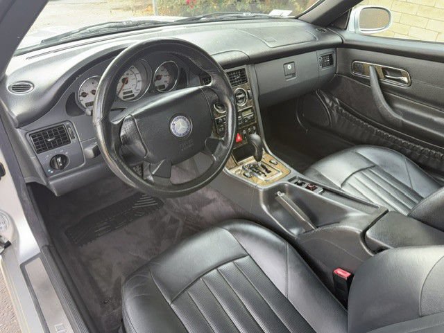 Used 2004 Mercedes-Benz SLK 32 AMG image 7
