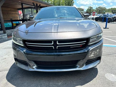 Used 2017 Dodge Charger SE image 4