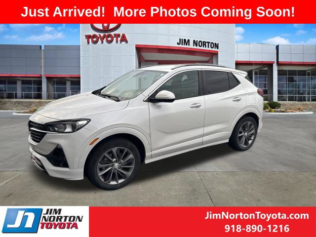 Used 2021 Buick Encore GX Select w/ Sport Touring Package FWD image 2