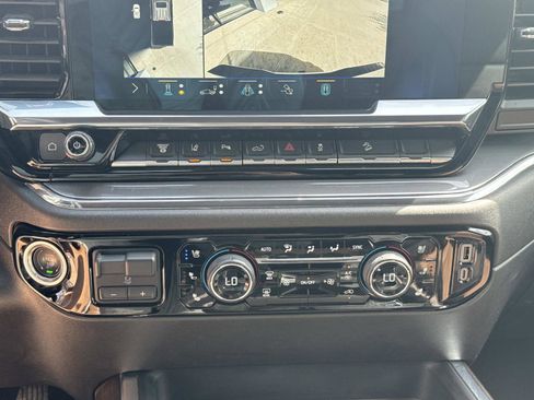 Used 2024 Chevrolet Silverado 2500 High Country w/ Technology Package AWD/4WD image 25