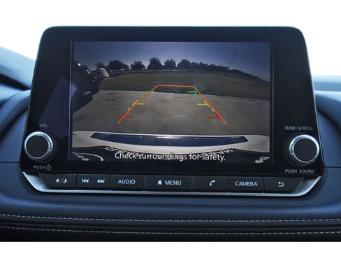 Certified 2025 Nissan Rogue SV image 24