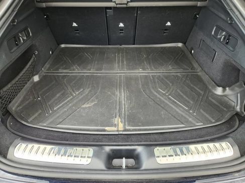 Used 2024 Mercedes-Benz GLC 300 4MATIC image 32