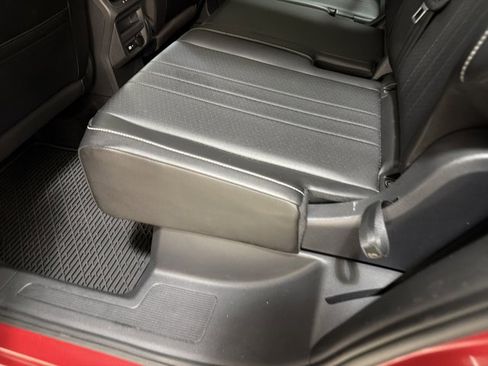 Certified 2024 Volkswagen Tiguan SE R-Line FWD image 19