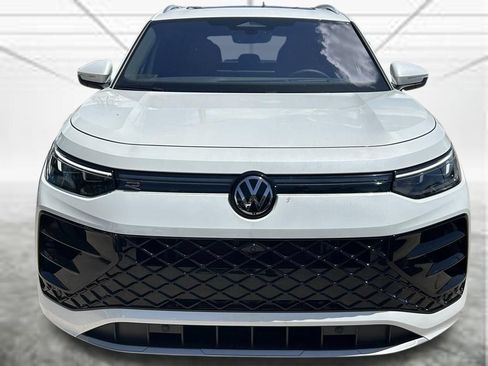 New 2026 Volkswagen Tiguan SEL R-Line AWD/4WD image 9