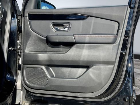 Used 2025 Honda Pilot TrailSport image 26