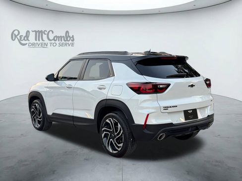 Used 2025 Chevrolet TrailBlazer RS w/ Convenience Package image 3