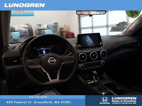 Used 2024 Nissan Sentra SV FWD image 16