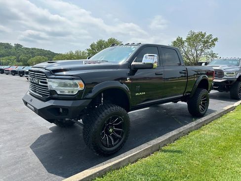 Used 2024 RAM 2500 Laramie w/ Sport Appearance Package AWD/4WD image 2