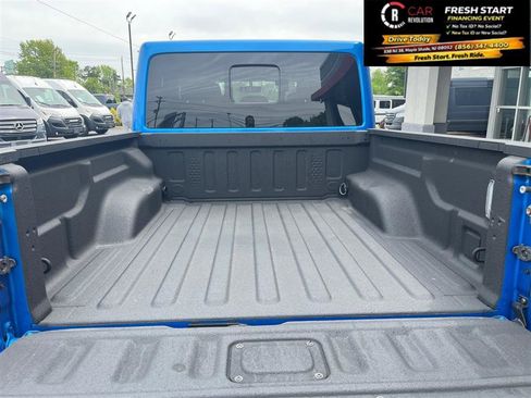 Used 2022 Jeep Gladiator Overland AWD/4WD image 8