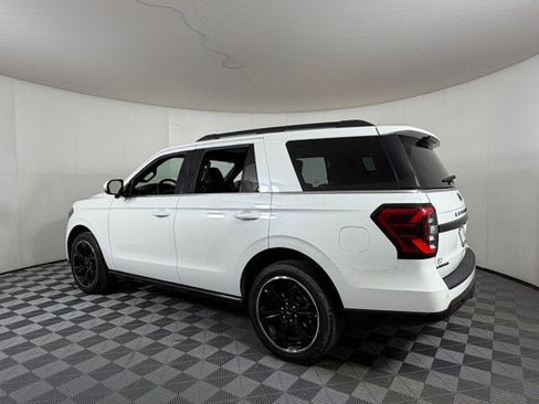 Used 2023 Ford Expedition Limited RWD image 3