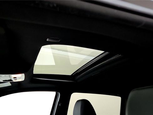 Used 2023 Toyota Tacoma Limited image 17