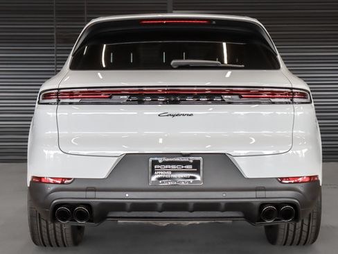 Certified 2024 Porsche Cayenne AWD/4WD image 9