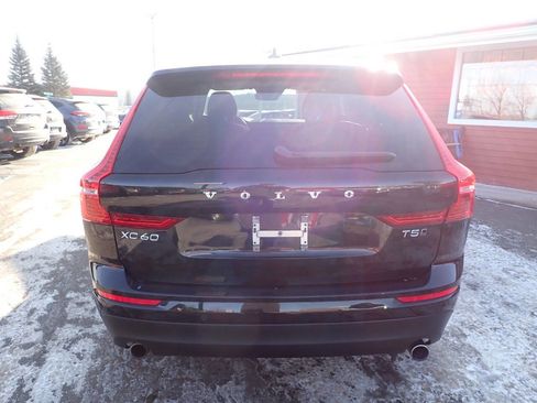 Used 2019 Volvo XC60 T5 Momentum w/ Multimedia Package image 5
