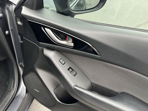 Used 2016 MAZDA MAZDA3 i Touring w/ Popular Equipment Package FWD image 19