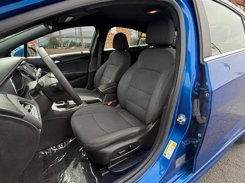 Used 2017 Chevrolet Cruze LT w/ Convenience Package image 28