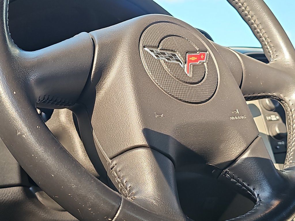 Used 2005 Chevrolet Corvette Convertible RWD image 24