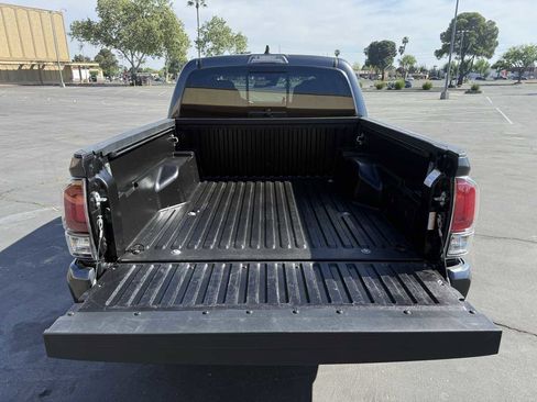 Used 2023 Toyota Tacoma SR5 AWD/4WD image 7