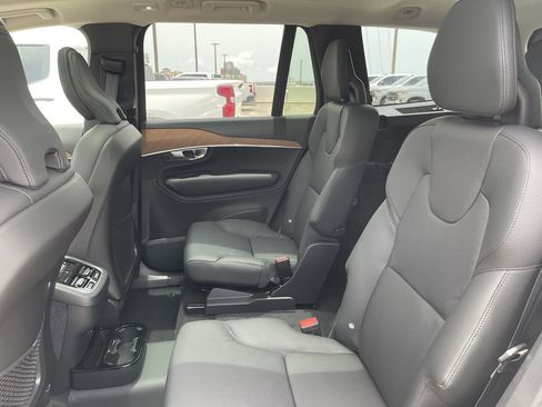Used 2025 Volvo XC90 B6 Plus image 9
