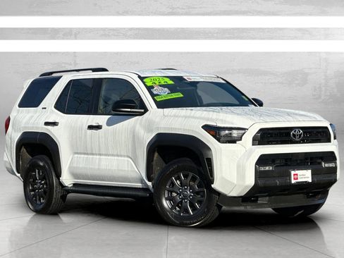 Used 2025 Toyota 4Runner SR5 image 2
