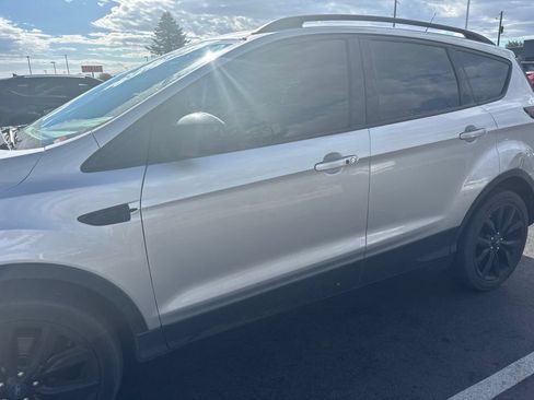 Used 2019 Ford Escape SE AWD/4WD image 3